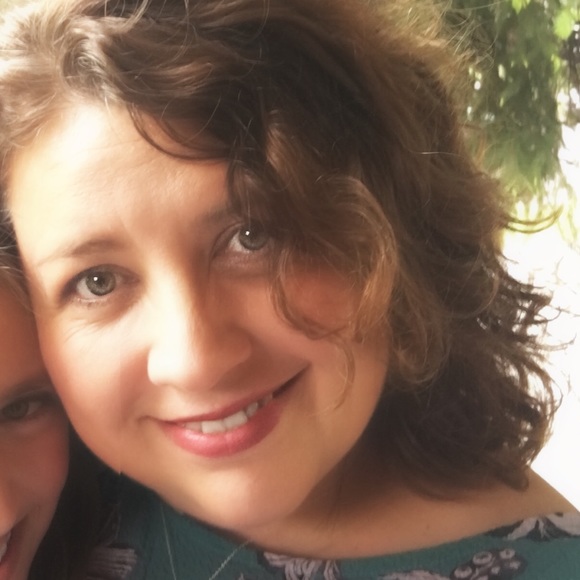 Meet your Posher, Gabriella - Picture 1 of 1